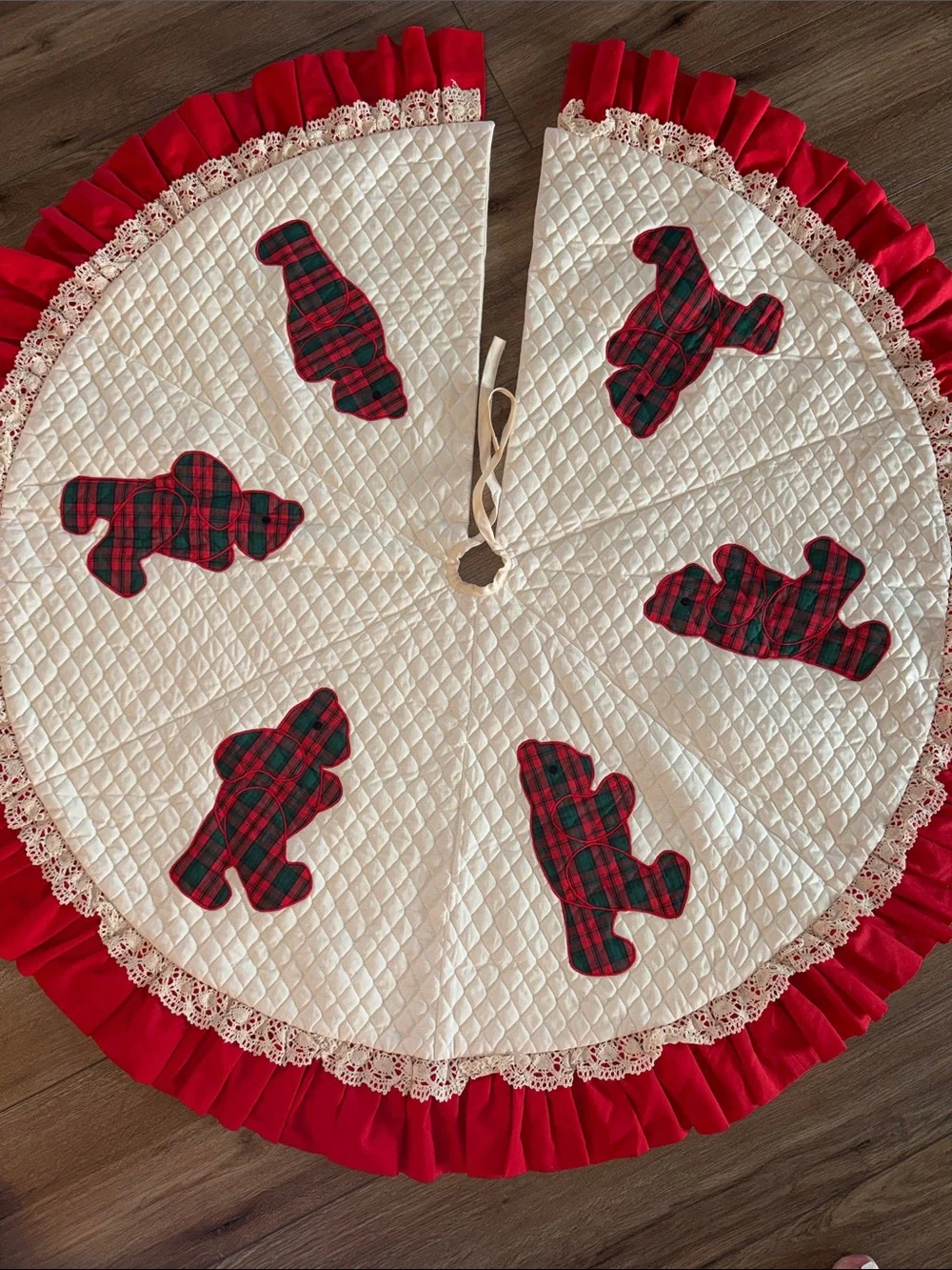 Vintage Bear Red & Plaid Quilted Tree Skirt With Lace and Red Ruffle